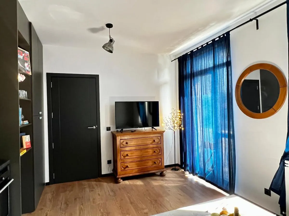 Art Apartment Near Paradise Mall & Metro Station Sofia