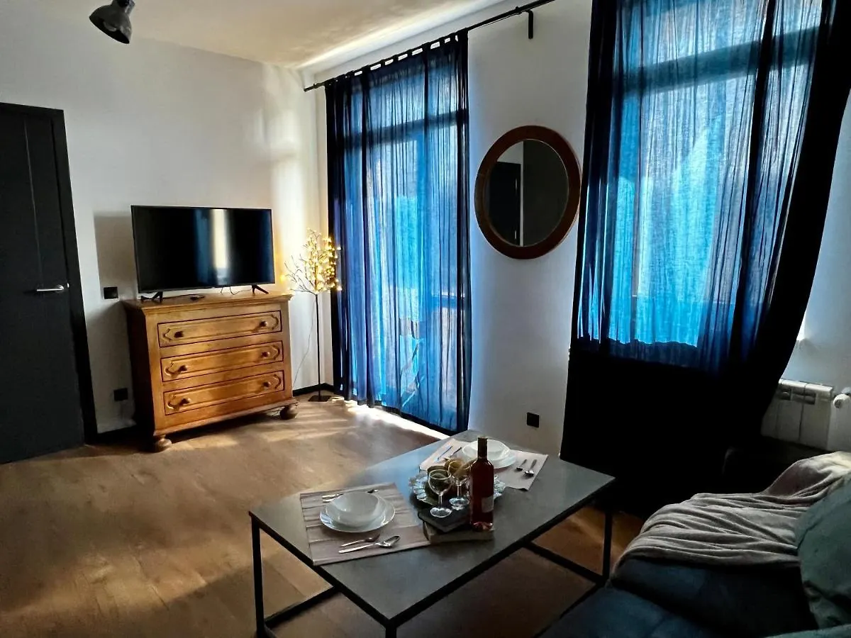 Art Apartment Near Paradise Mall & Metro Station Sofia