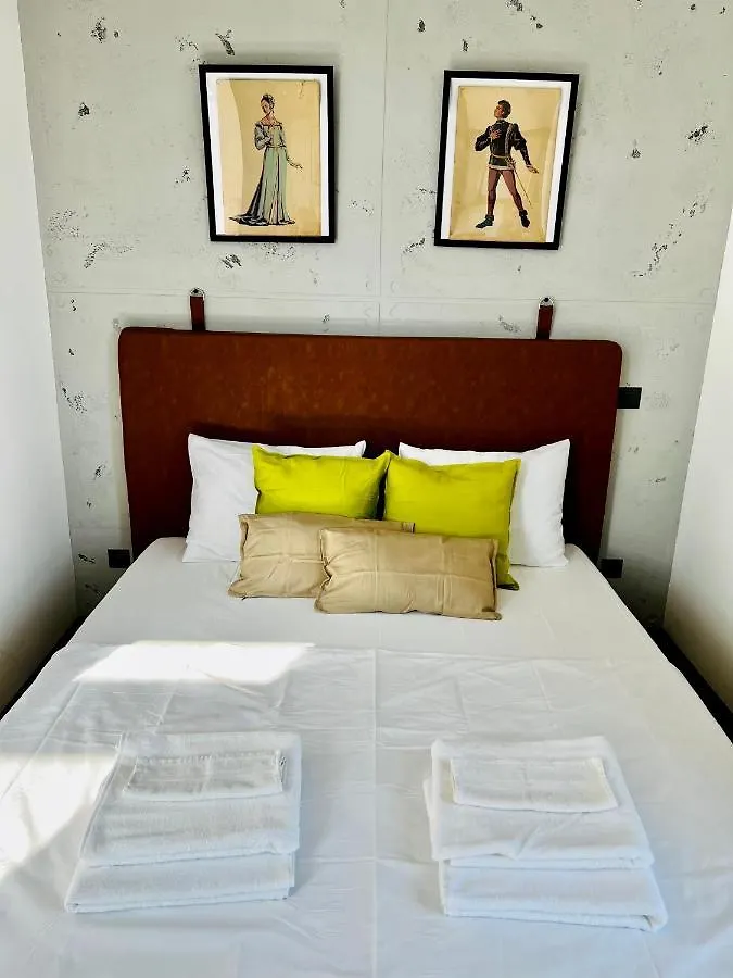 Art Apartment Near Paradise Mall & Metro Station Sofia