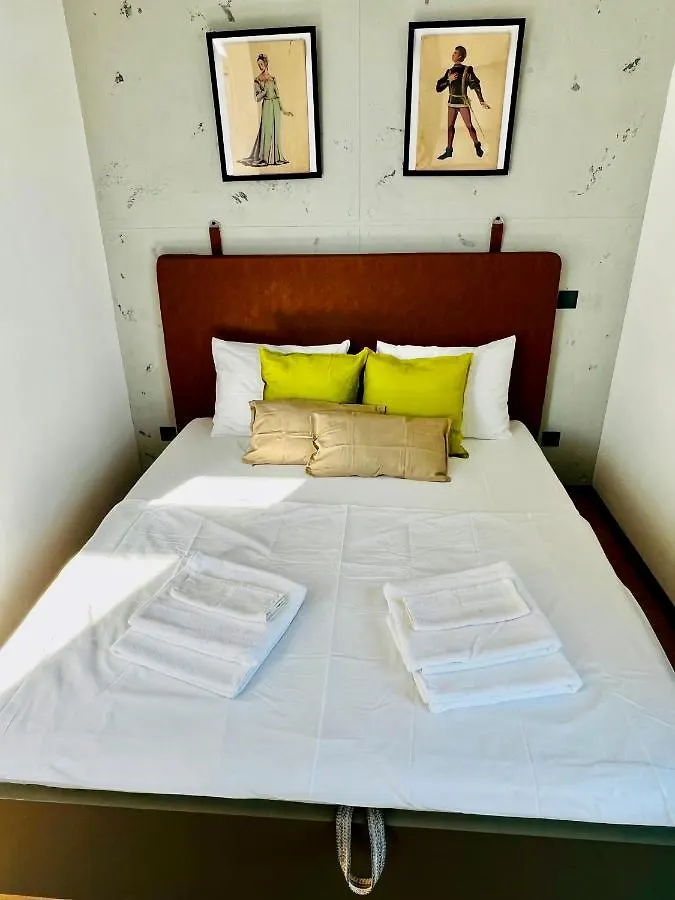 Art Apartment Near Paradise Mall & Metro Station Sofia